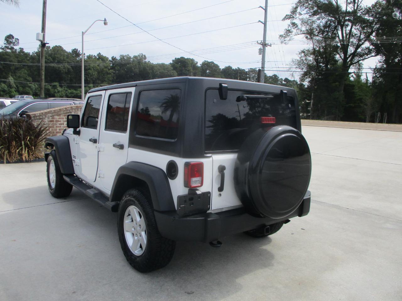 Jeep Wrangler Unlimited 4WD 4dr Sport 2015