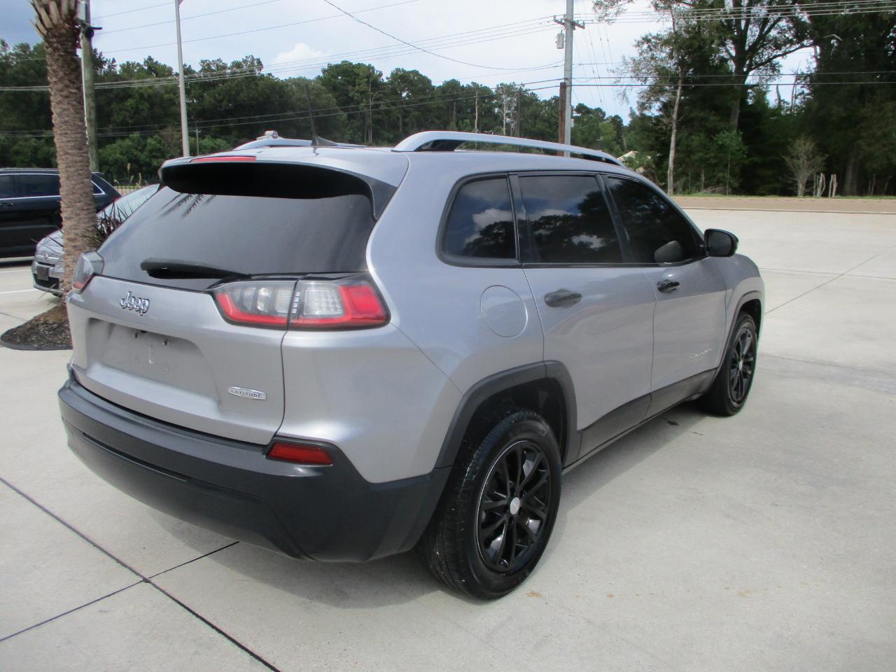 Jeep Cherokee Latitude FWD 2021