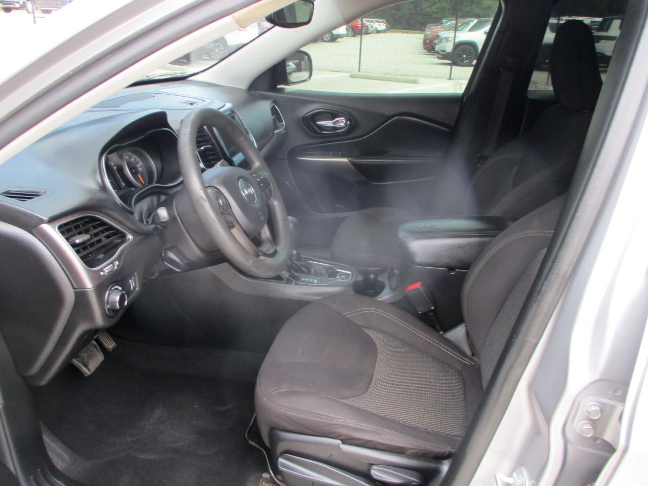 Jeep Cherokee Latitude FWD 2021