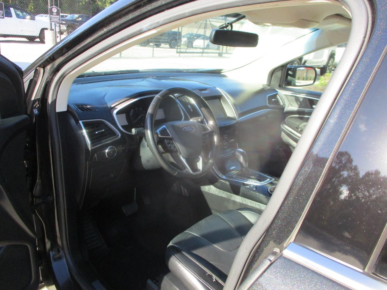 Ford Edge 4dr Titanium FWD 2015