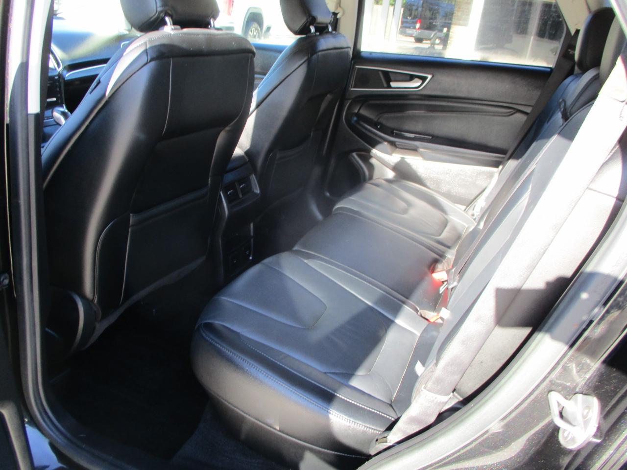 Ford Edge 4dr Titanium FWD 2015