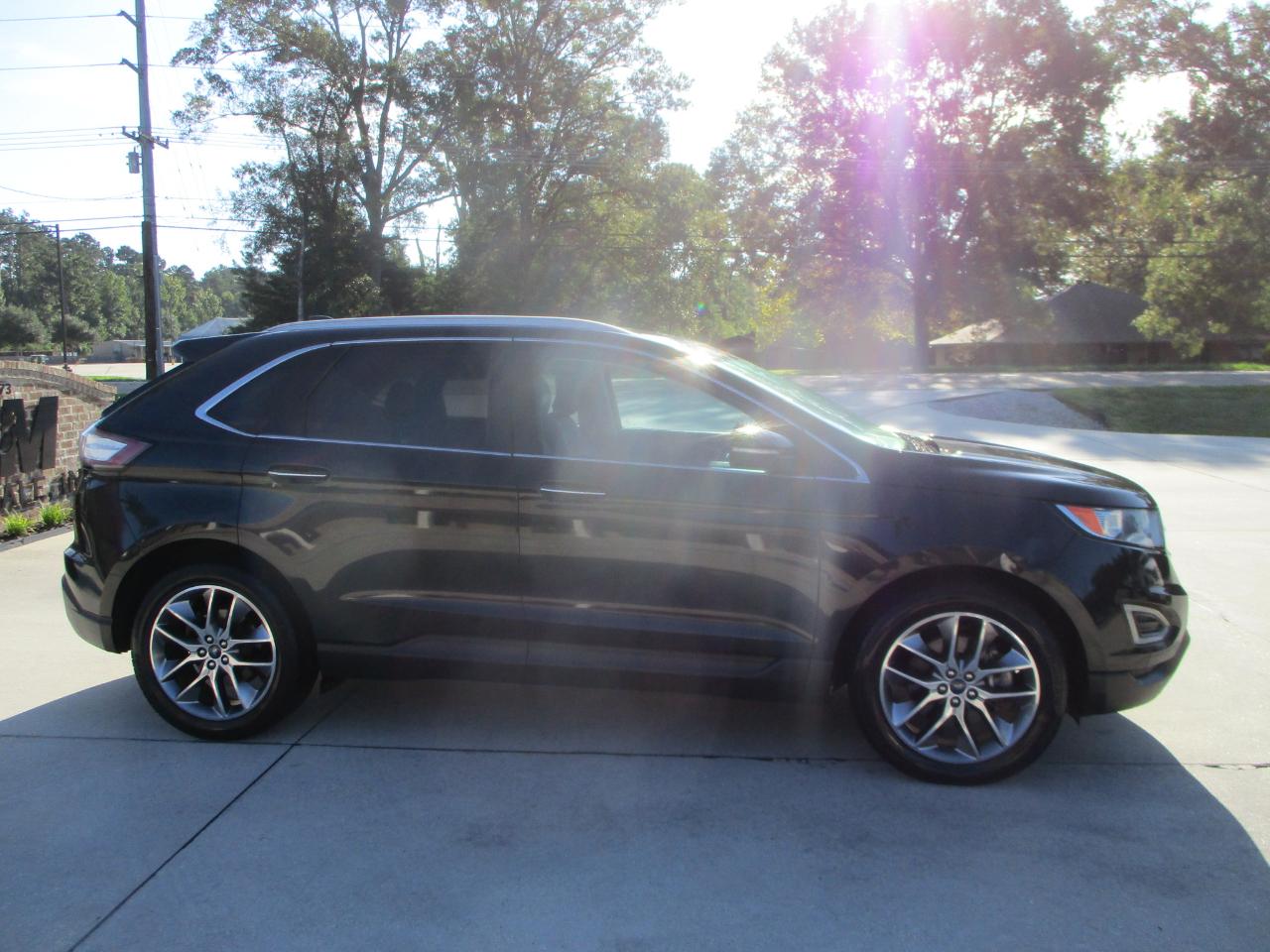 Ford Edge 4dr Titanium FWD 2015