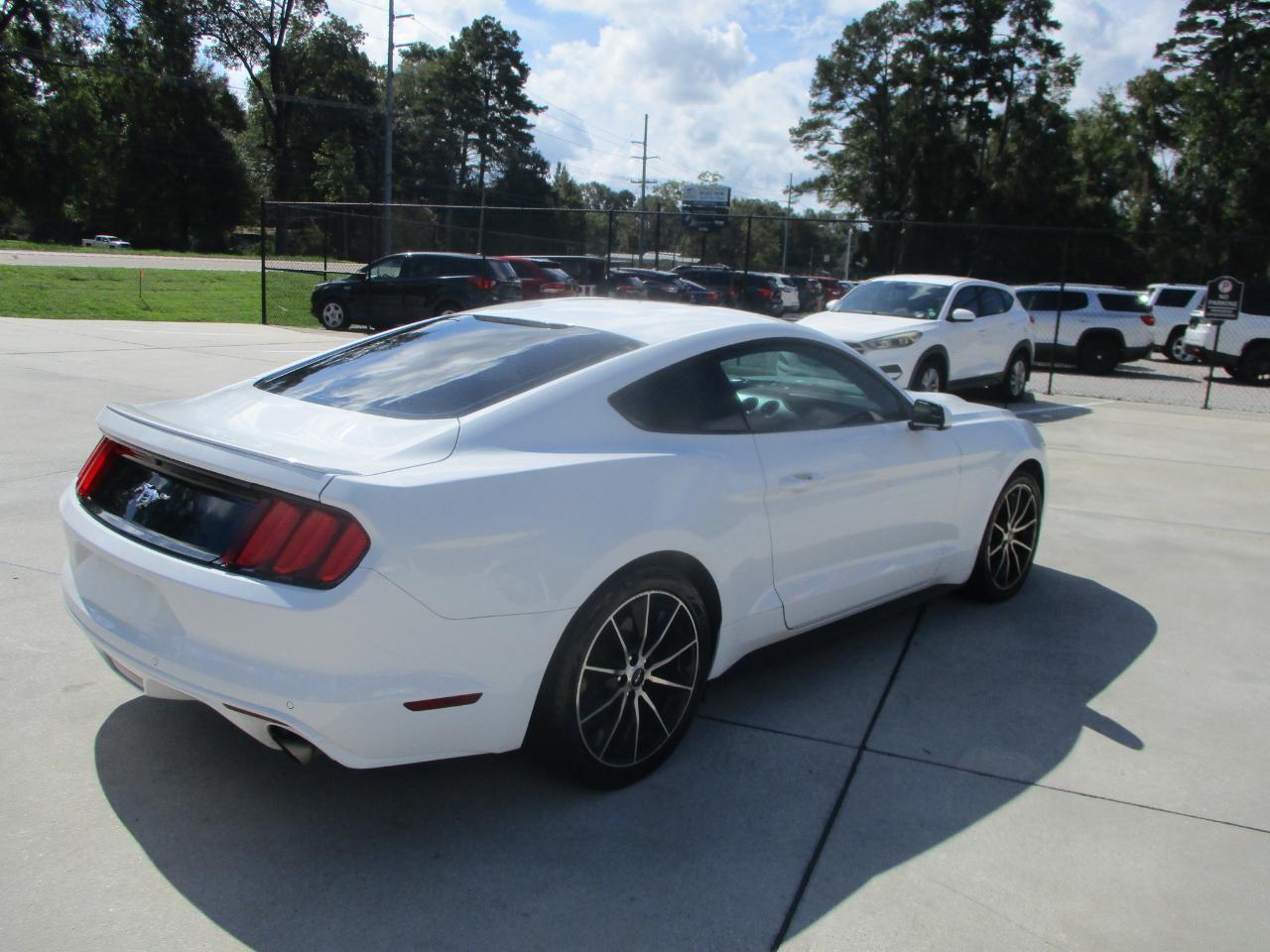 Ford Mustang EcoBoost Fastback 2017