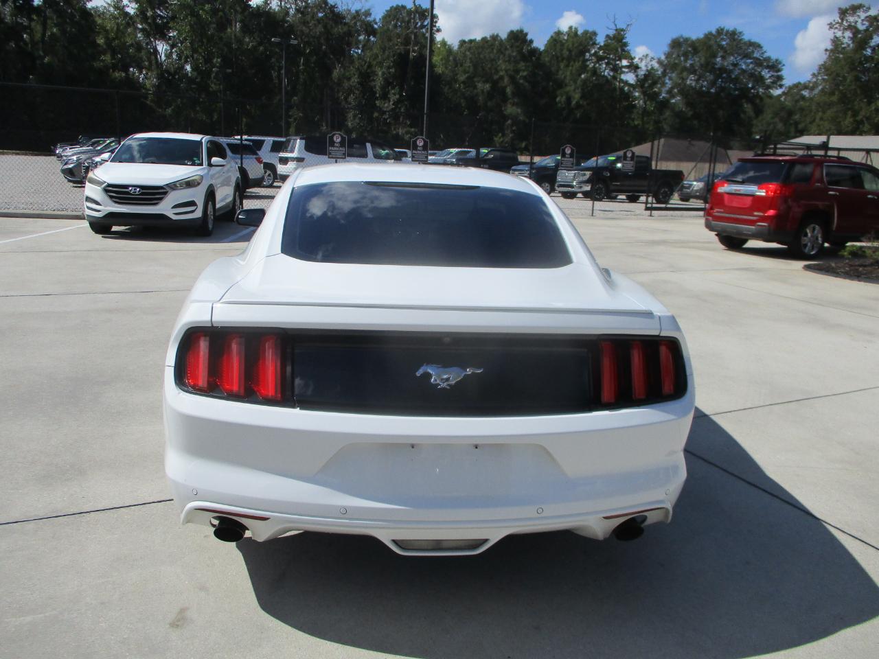 Ford Mustang EcoBoost Fastback 2017