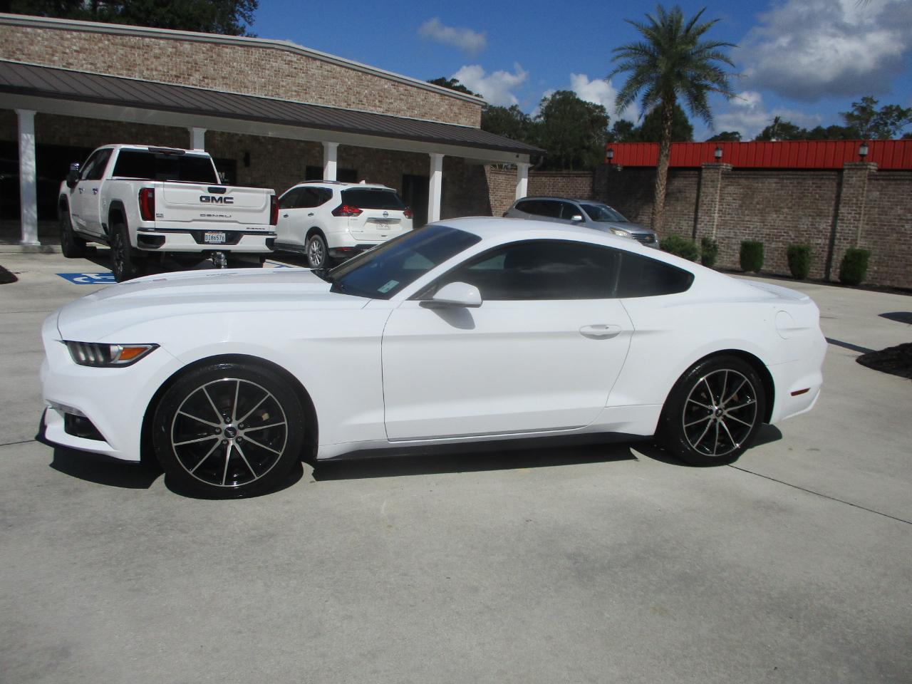 Ford Mustang EcoBoost Fastback 2017