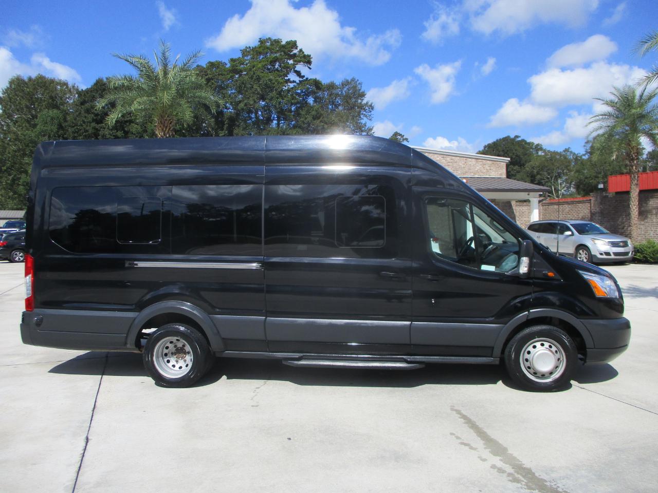 Ford Transit Wagon T-350 148" EL High Roof XLT Sliding RH Dr DRW 2016