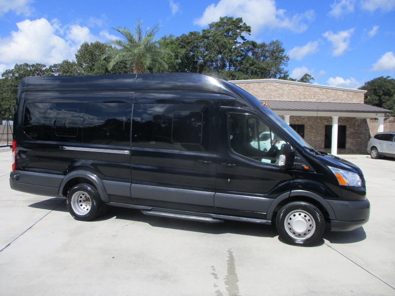 Ford Transit Wagon T-350 148" EL High Roof XLT Sliding RH Dr DRW 2016