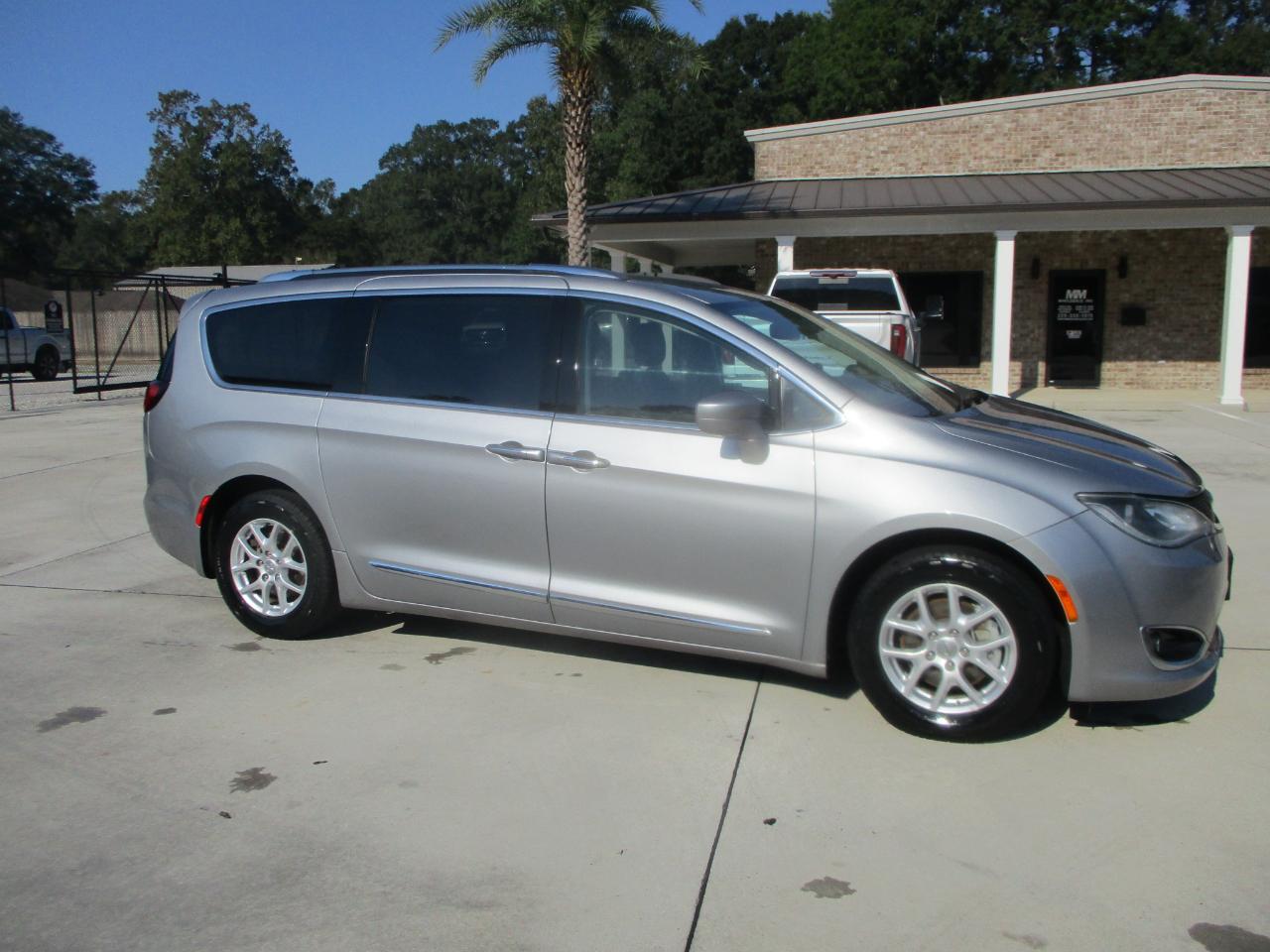 2020 Chrysler Pacifica Touring L FWD