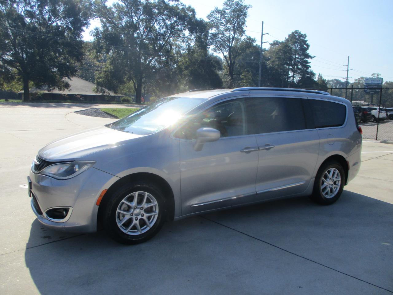 Chrysler Pacifica Touring L FWD 2020