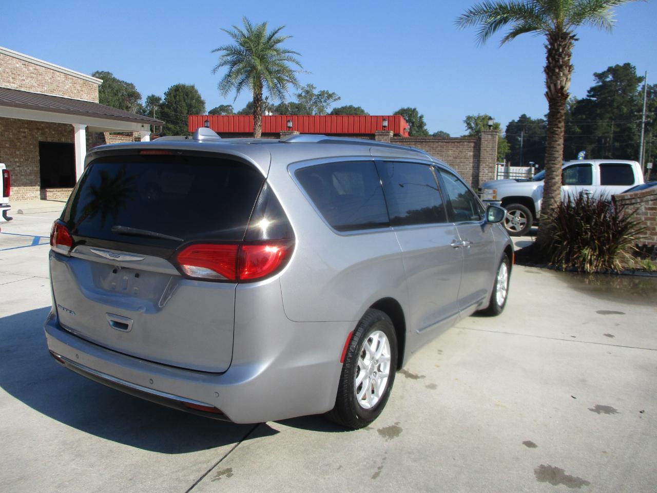 Chrysler Pacifica Touring L FWD 2020