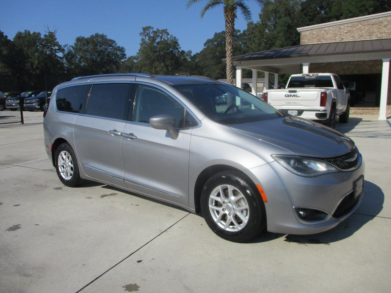 Chrysler Pacifica Touring L FWD 2020