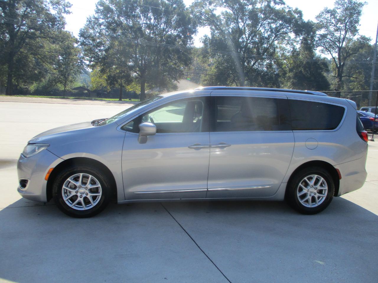 Chrysler Pacifica Touring L FWD 2020