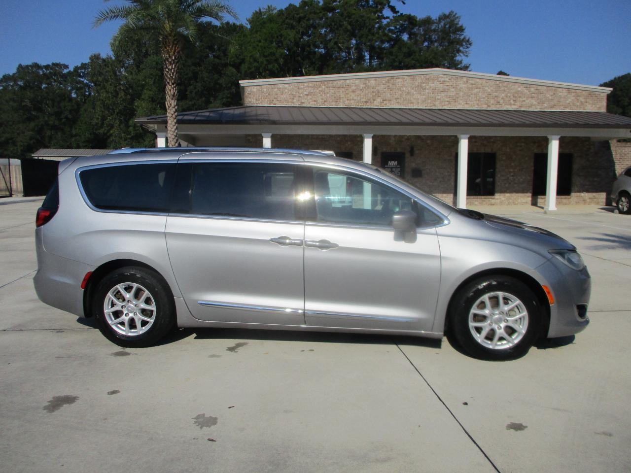 Chrysler Pacifica Touring L FWD 2020