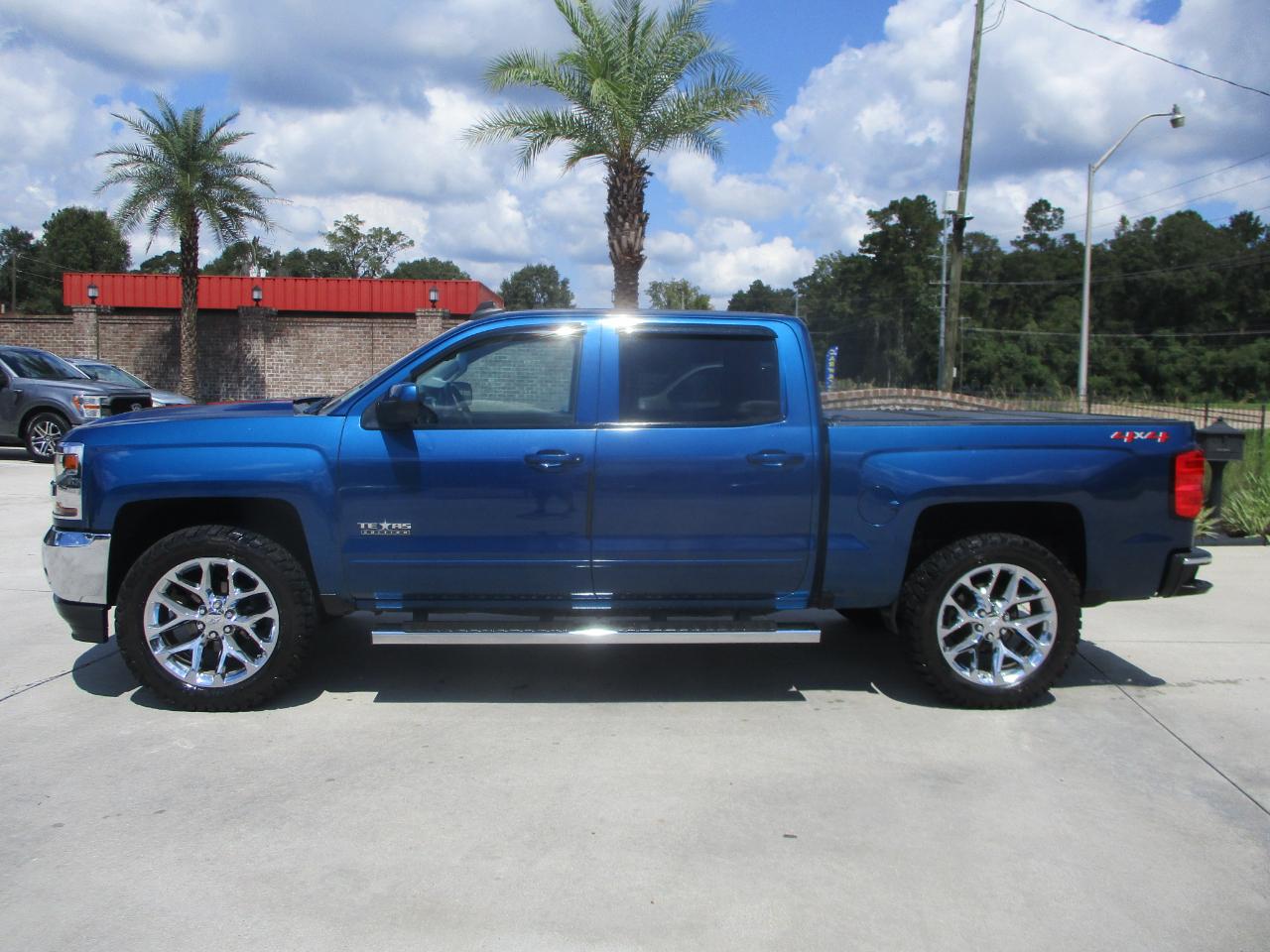 Chevrolet Silverado 1500 4WD Crew Cab 143.5" LT w/1LT 2018