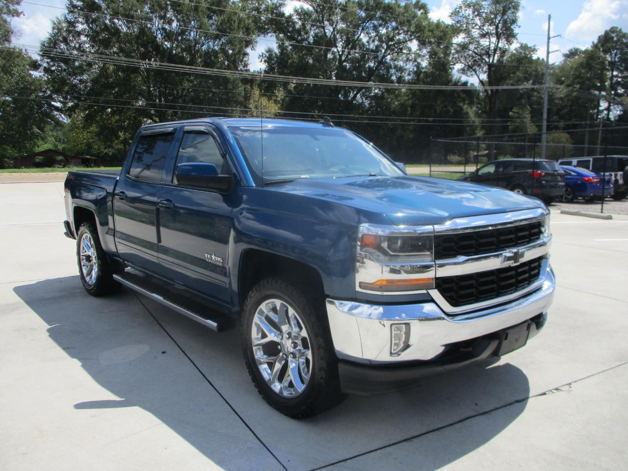 Chevrolet Silverado 1500 4WD Crew Cab 143.5" LT w/1LT 2018