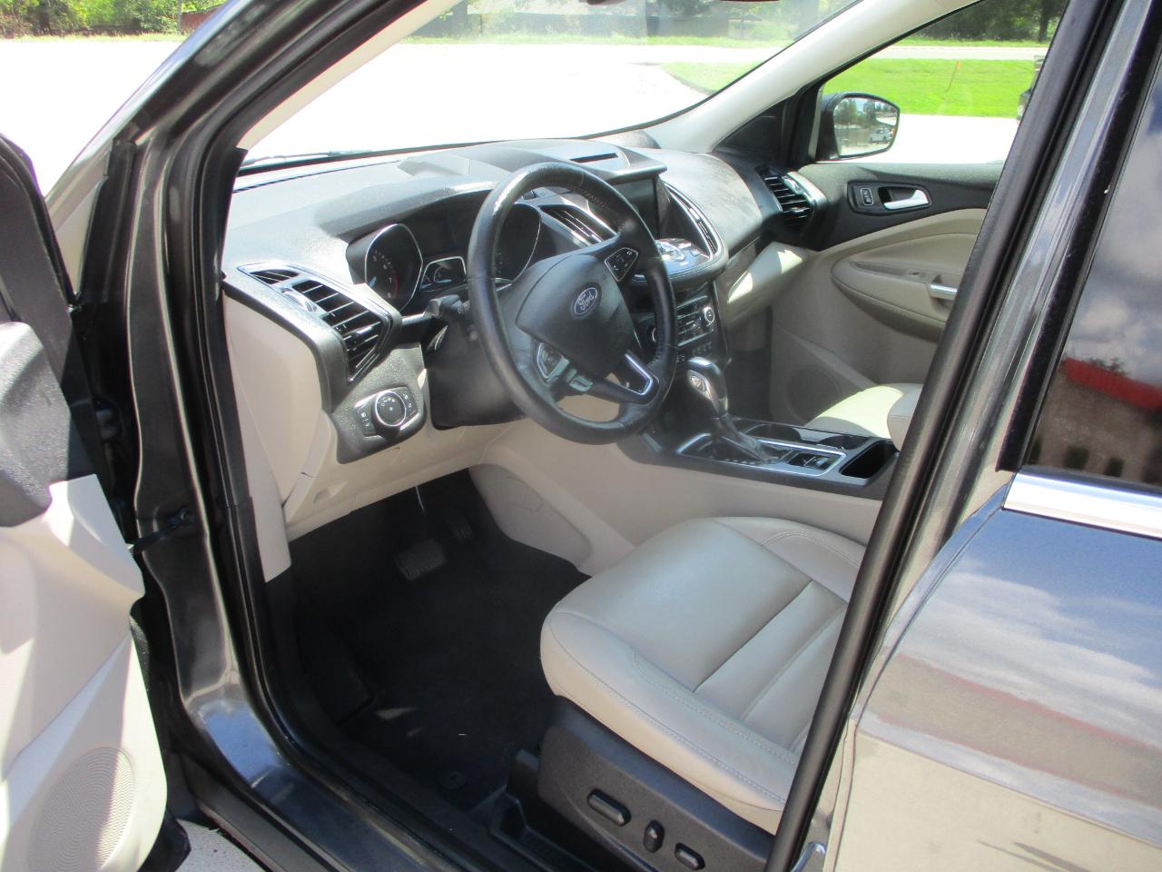 Ford Escape Titanium 4WD 2018