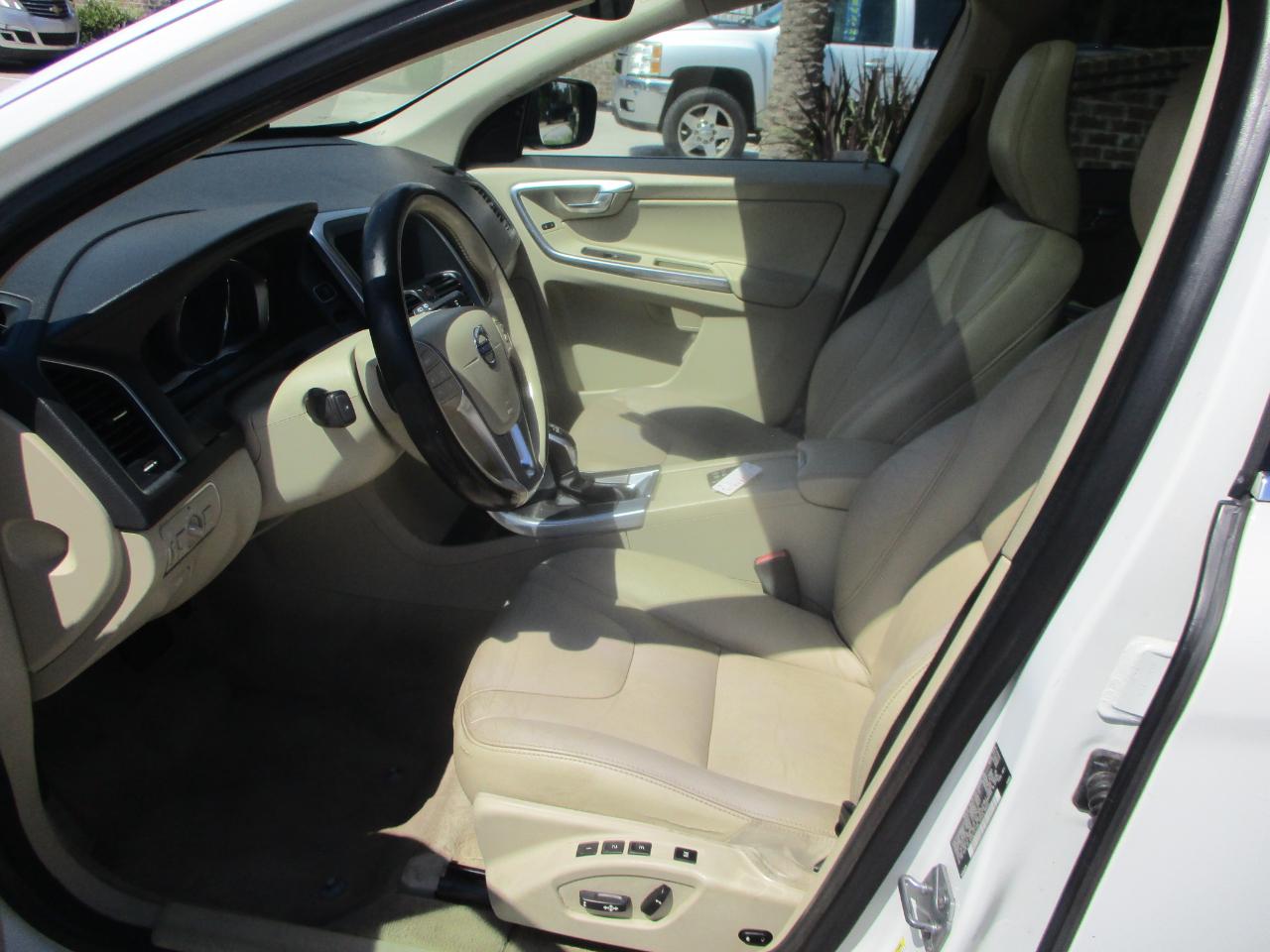 Volvo XC60 2015.5 FWD 4dr T5 Drive-E Premier 2015