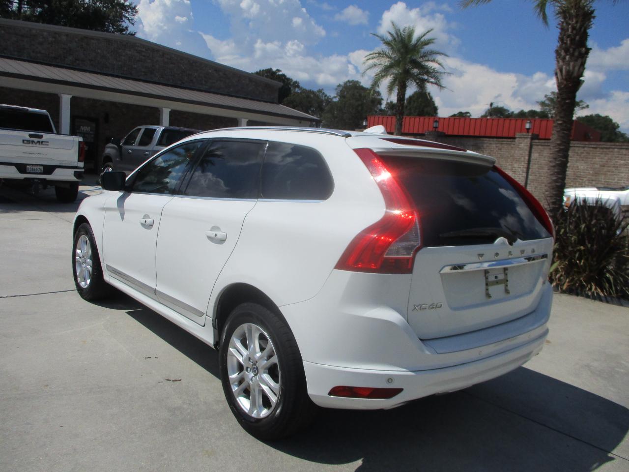 Volvo XC60 2015.5 FWD 4dr T5 Drive-E Premier 2015