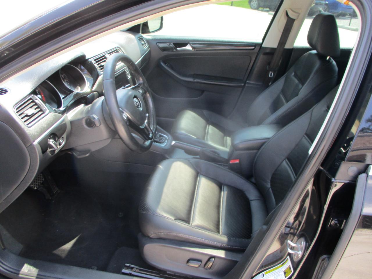 Volkswagen Jetta 1.8T SEL Auto 2017