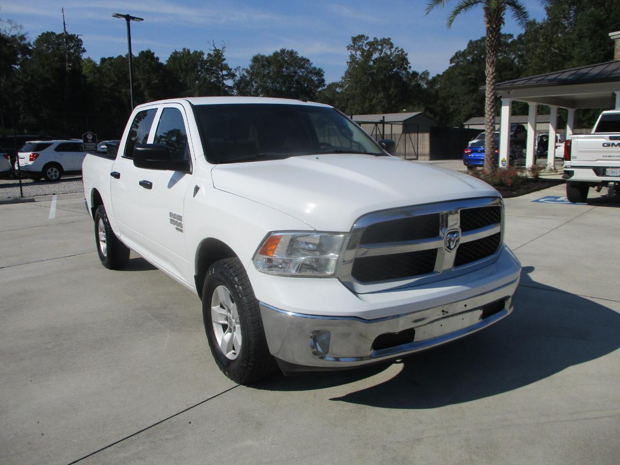 RAM 1500 Classic Tradesman 4x4 Crew Cab 5'7" Box 2020