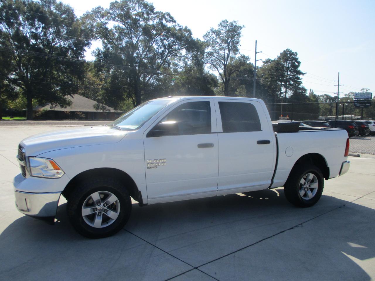 RAM 1500 Classic Tradesman 4x4 Crew Cab 5'7" Box 2020
