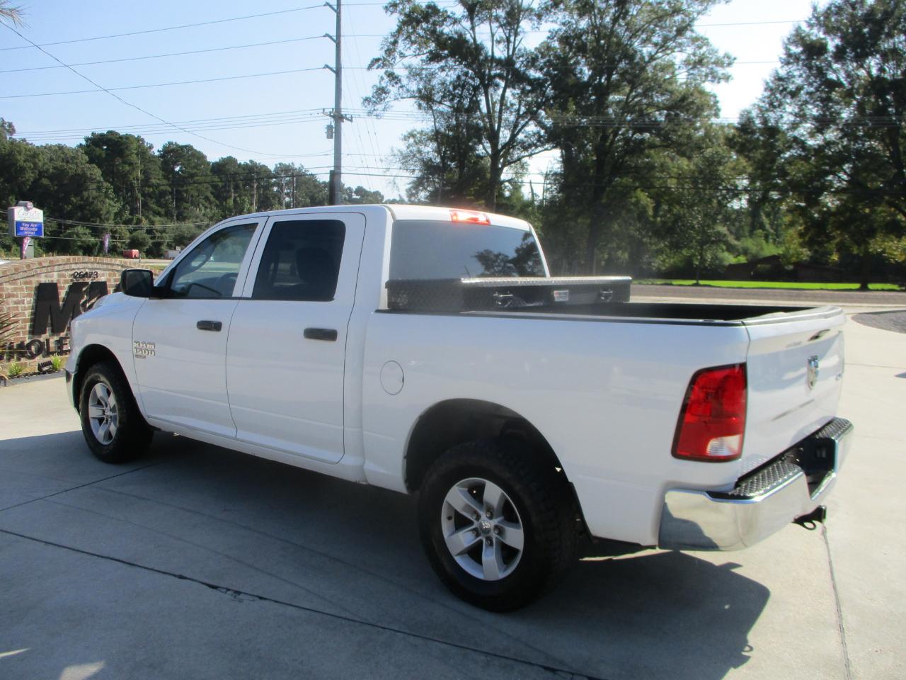 RAM 1500 Classic Tradesman 4x4 Crew Cab 5'7" Box 2020