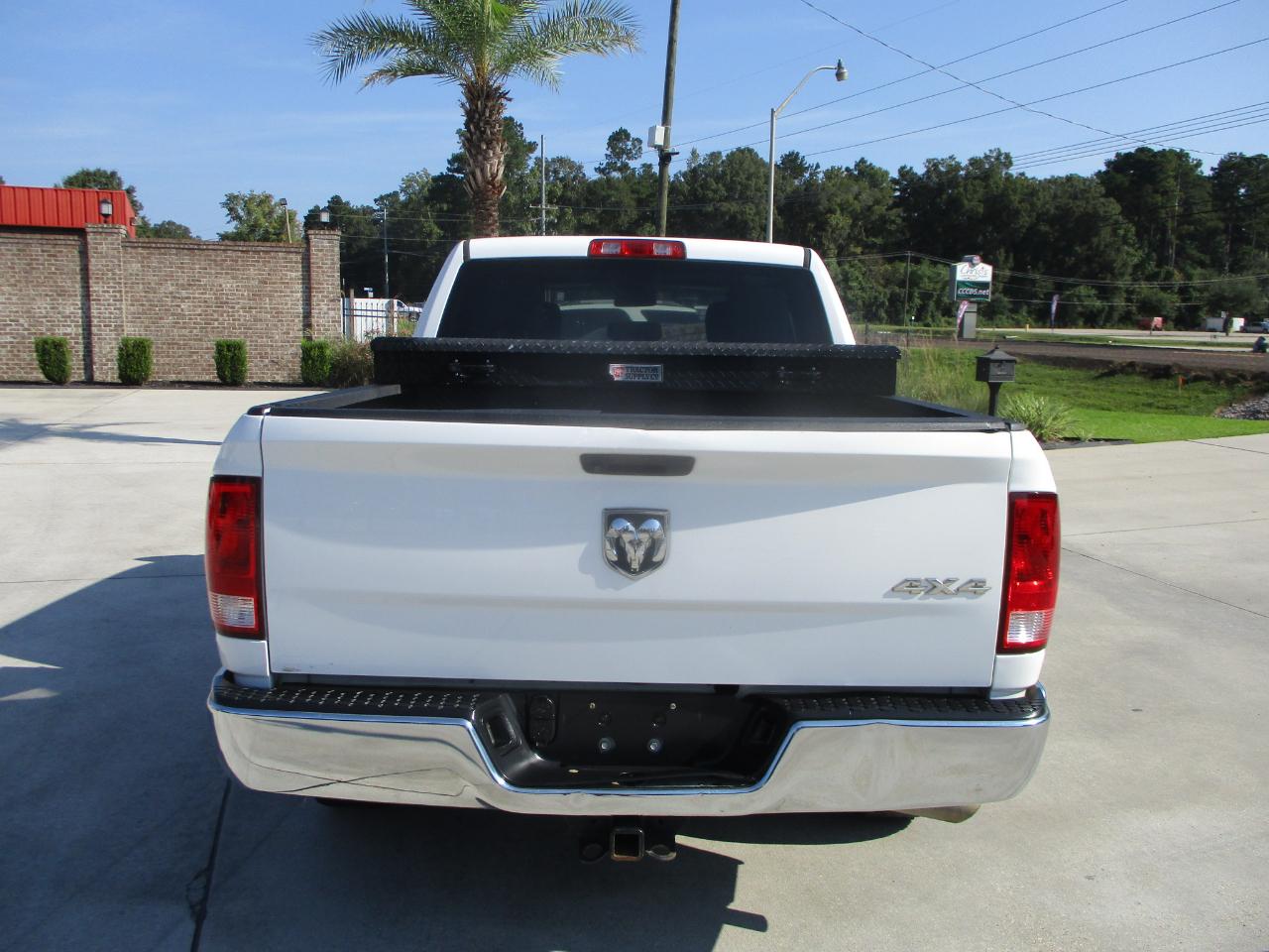 RAM 1500 Classic Tradesman 4x4 Crew Cab 5'7" Box 2020