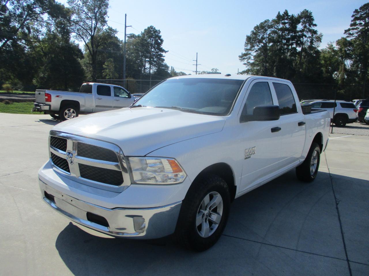 RAM 1500 Classic Tradesman 4x4 Crew Cab 5'7" Box 2020