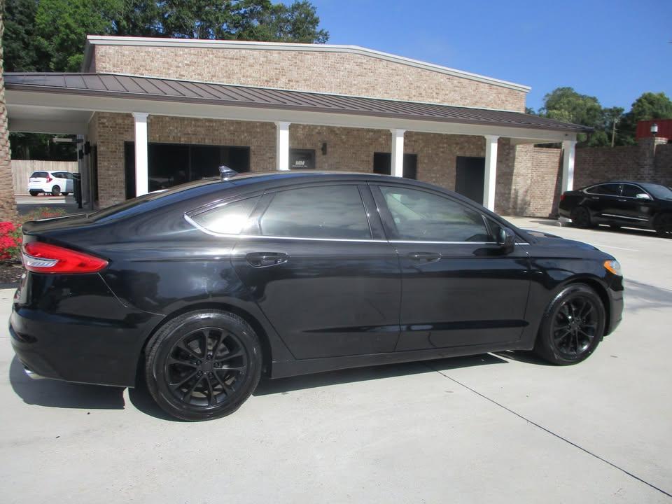 Ford Fusion SE FWD 2020