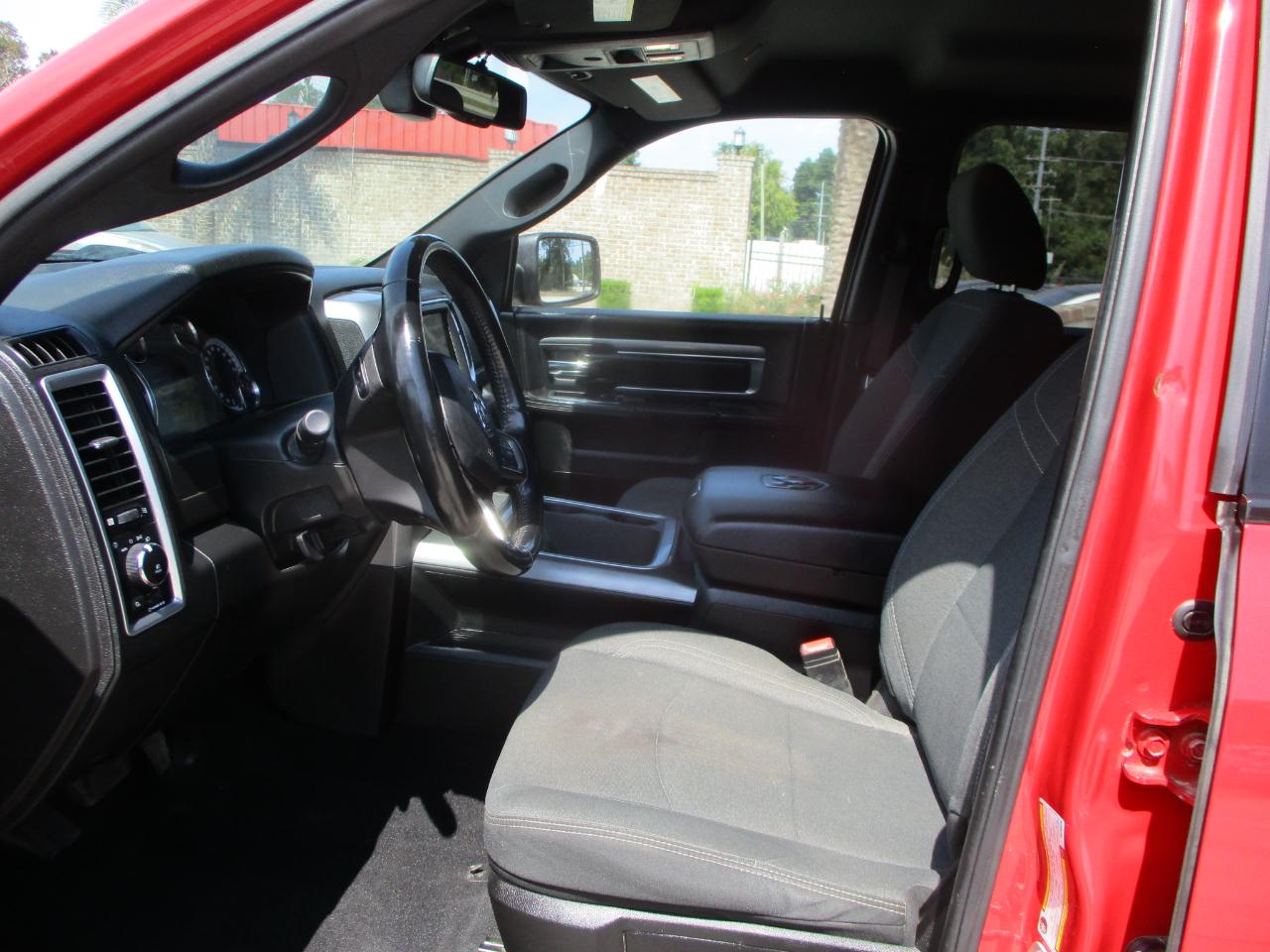 RAM 1500 Classic Warlock 4x2 Crew Cab 5'7" Box 2022