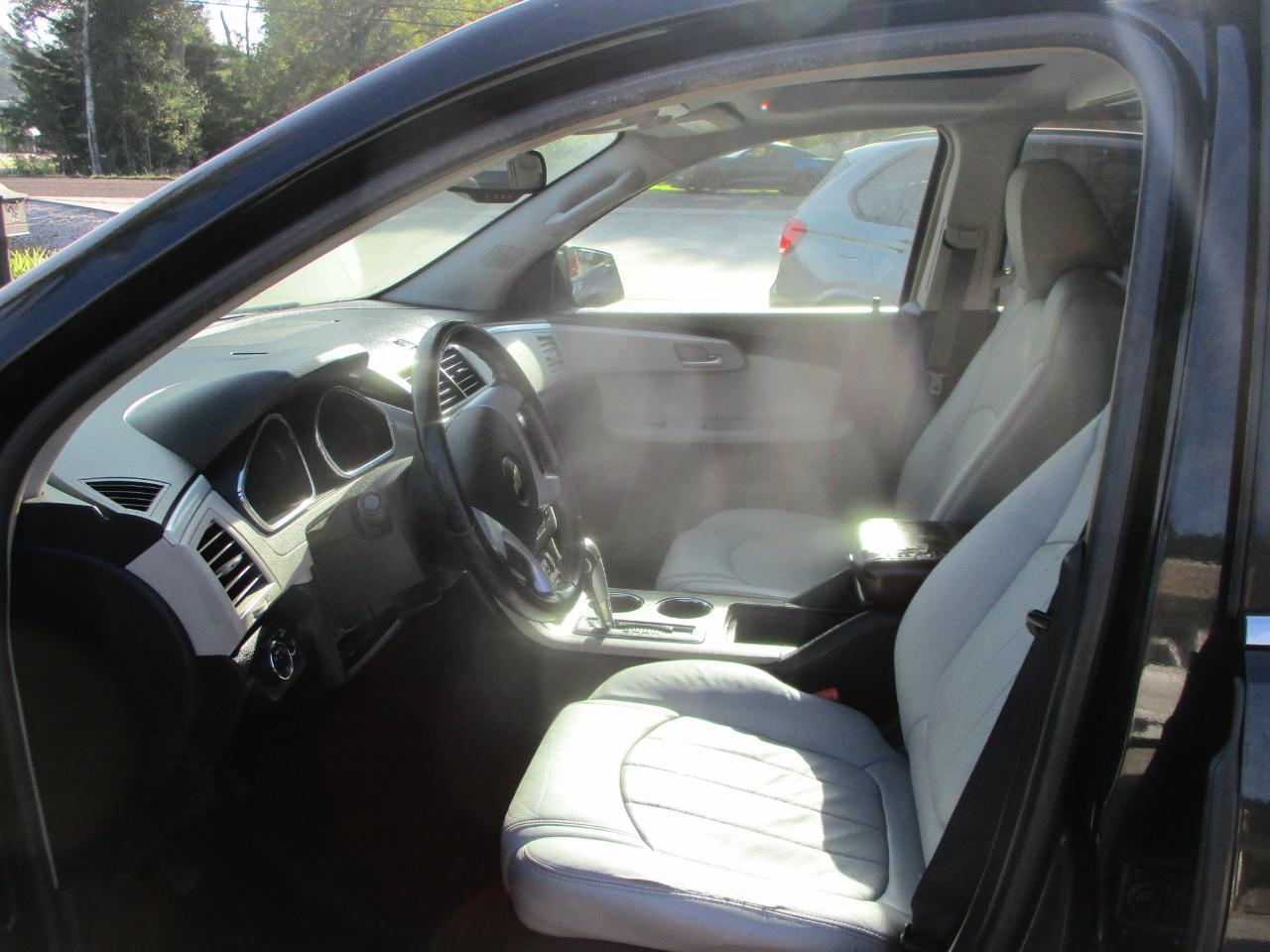 Chevrolet Traverse FWD 4dr LTZ 2009