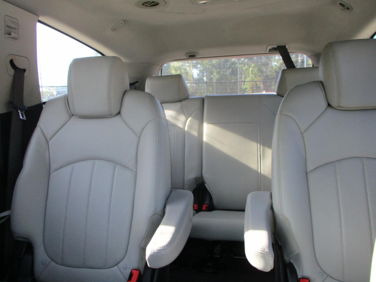 Chevrolet Traverse FWD 4dr LTZ 2009