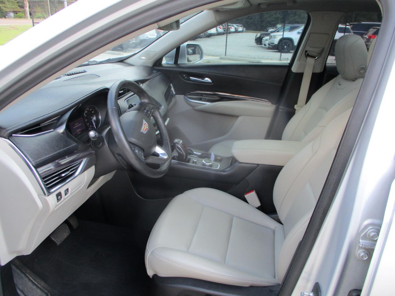 Cadillac XT4 FWD 4dr Luxury 2019