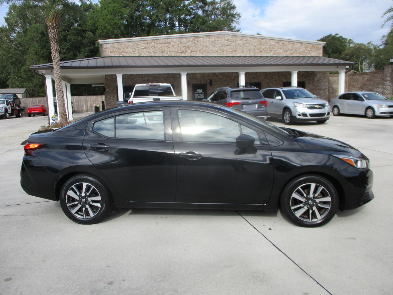 Nissan Versa SV CVT 2021