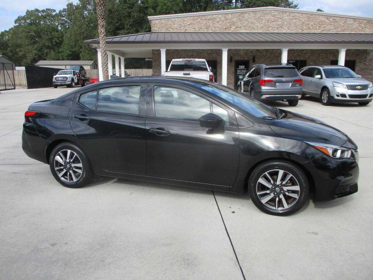 Nissan Versa SV CVT 2021