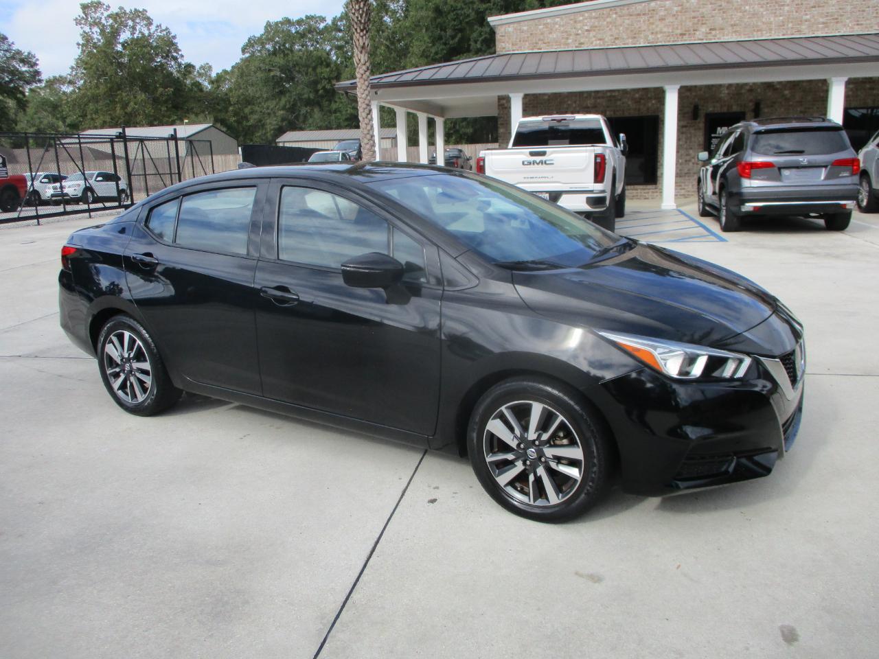 Nissan Versa SV CVT 2021