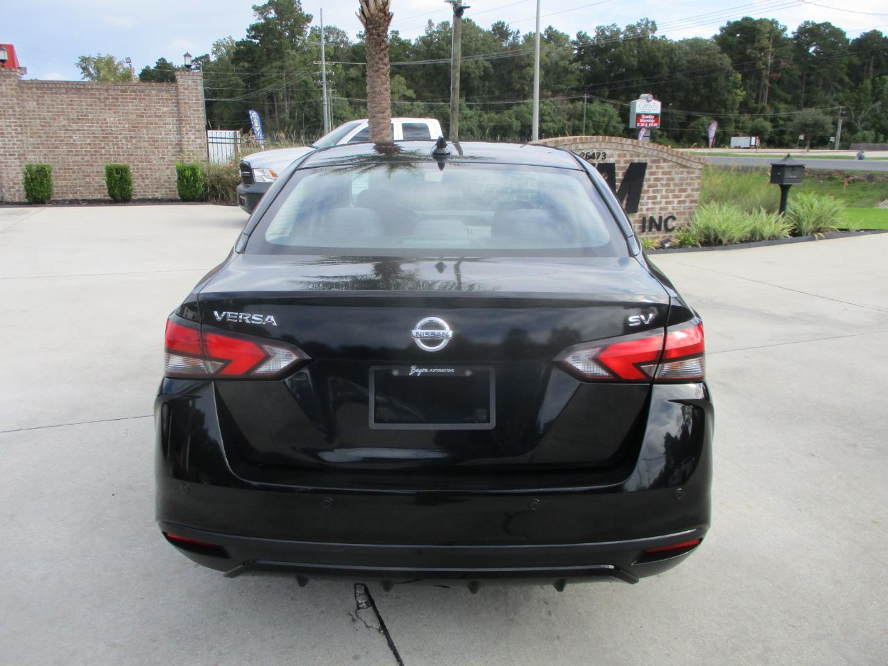 Nissan Versa SV CVT 2021