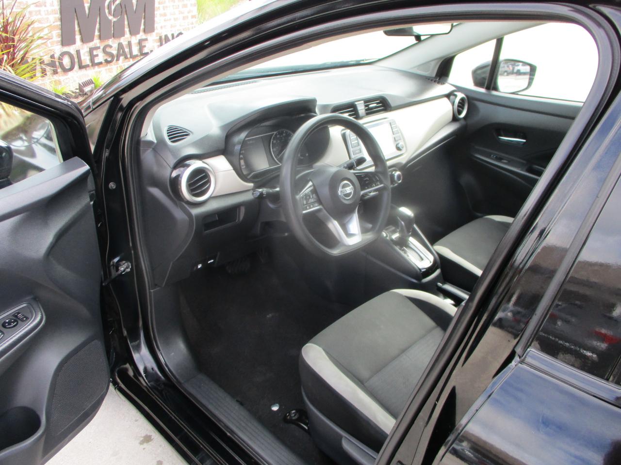Nissan Versa SV CVT 2021