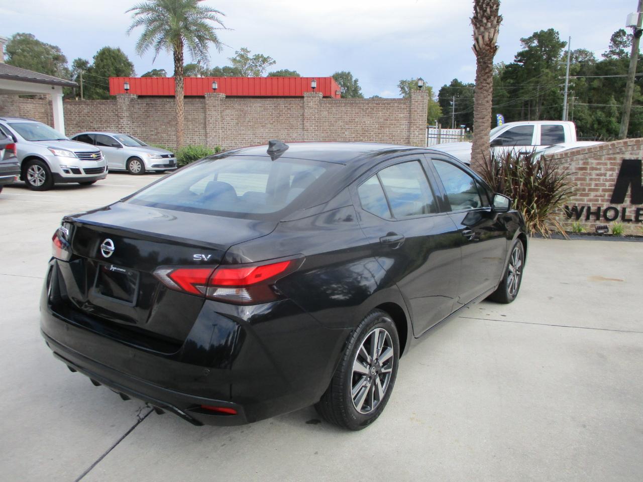 Nissan Versa SV CVT 2021