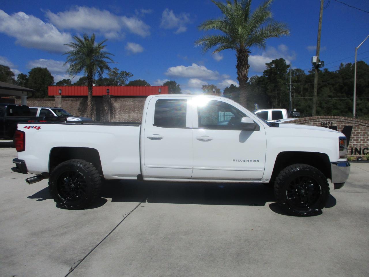 Chevrolet Silverado 1500 4WD Double Cab 143.5" LT w/1LT 2018