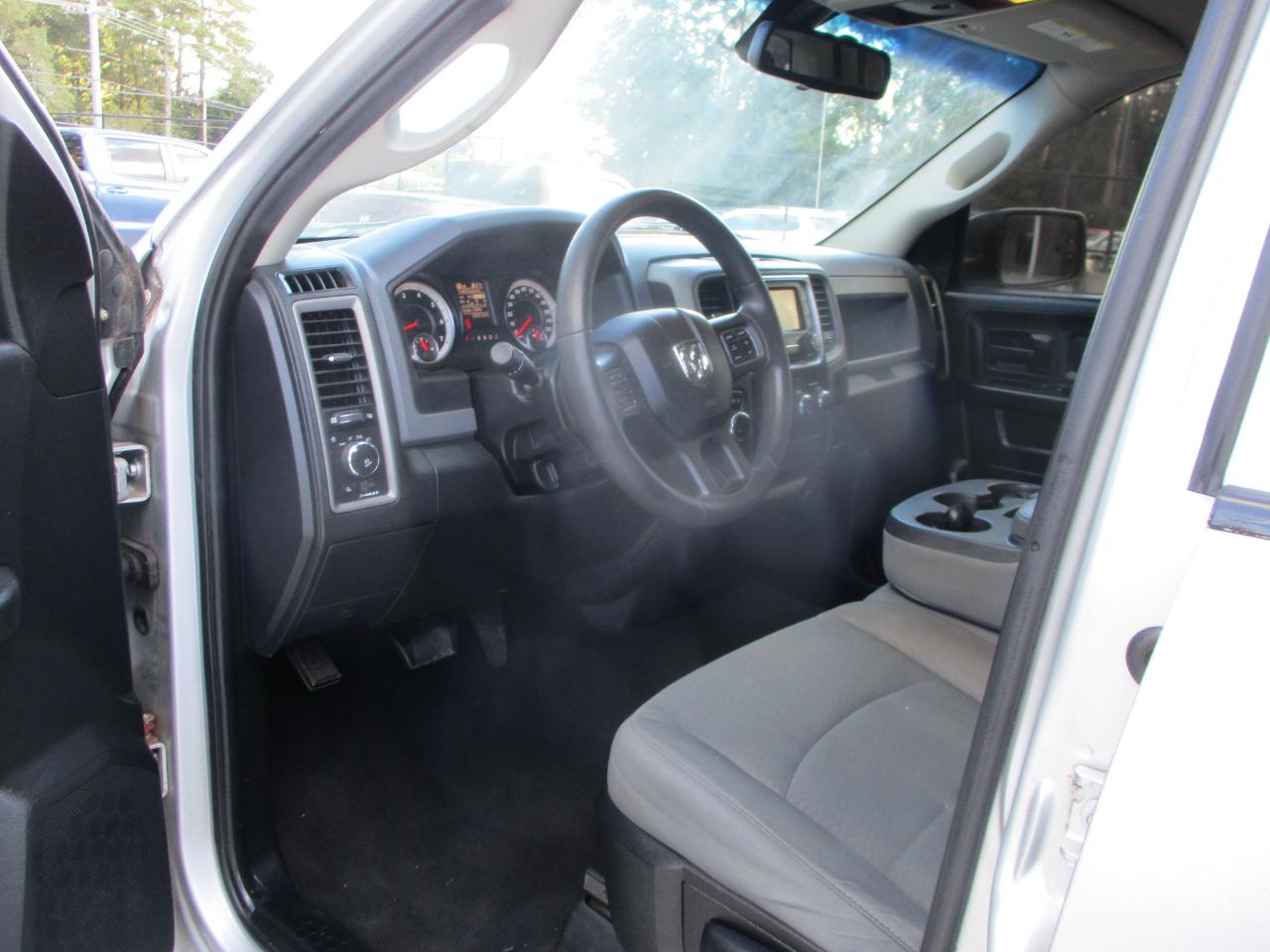 RAM 1500 4WD Quad Cab 140.5" Express 2014