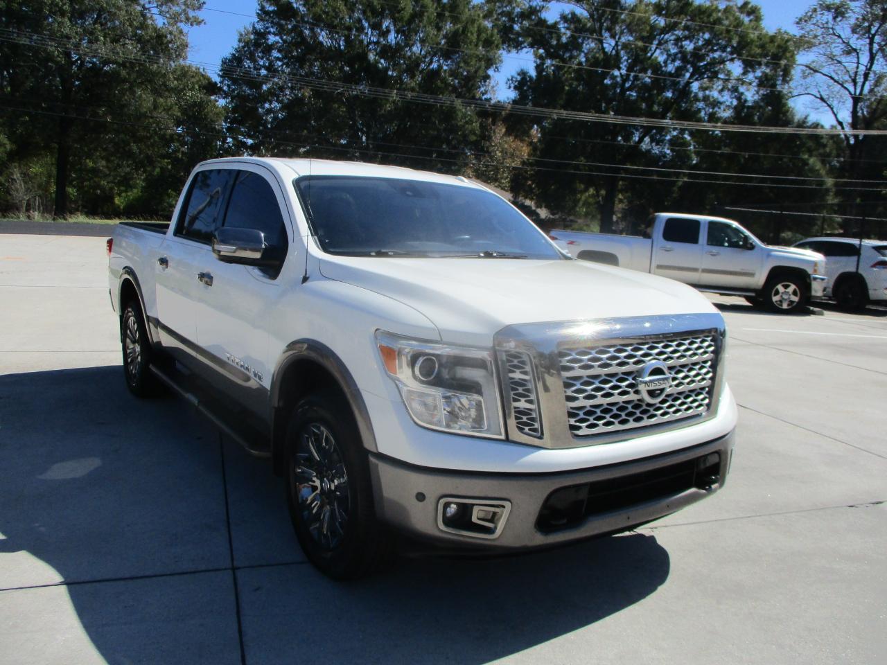 Nissan Titan 4x4 Crew Cab Platinum Reserve 2018