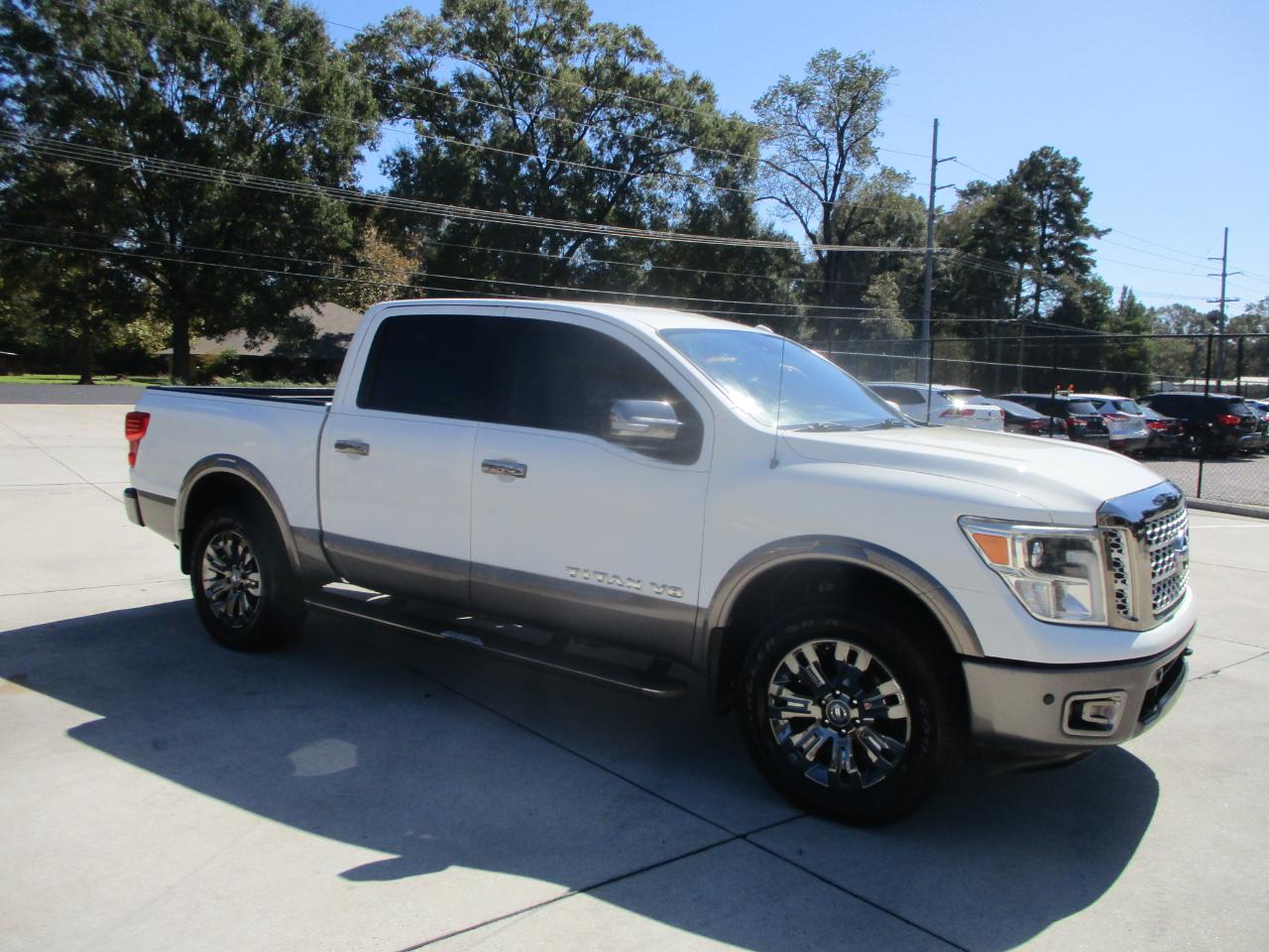 Nissan Titan 4x4 Crew Cab Platinum Reserve 2018