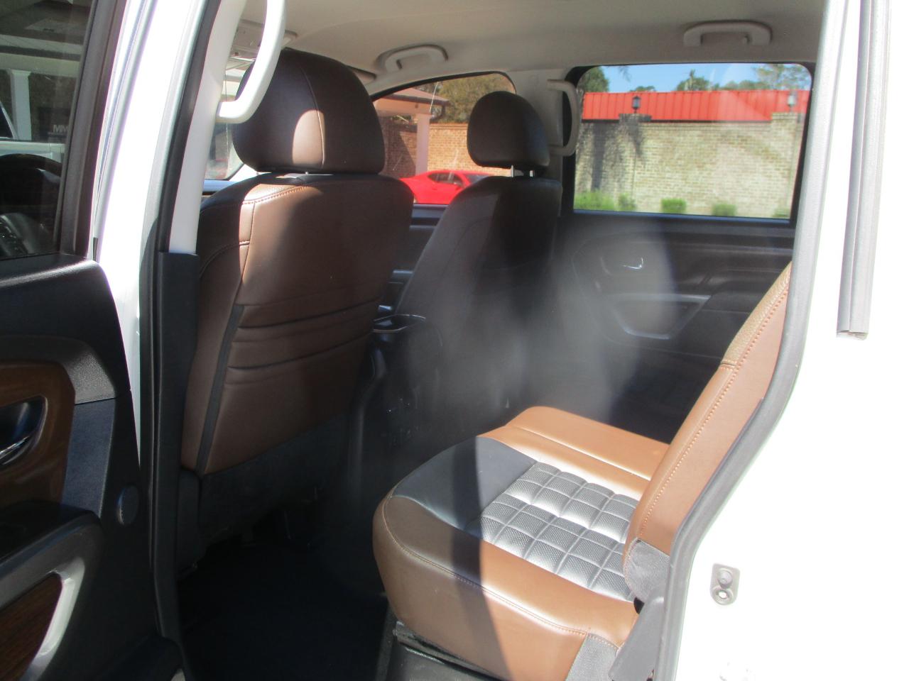 Nissan Titan 4x4 Crew Cab Platinum Reserve 2018