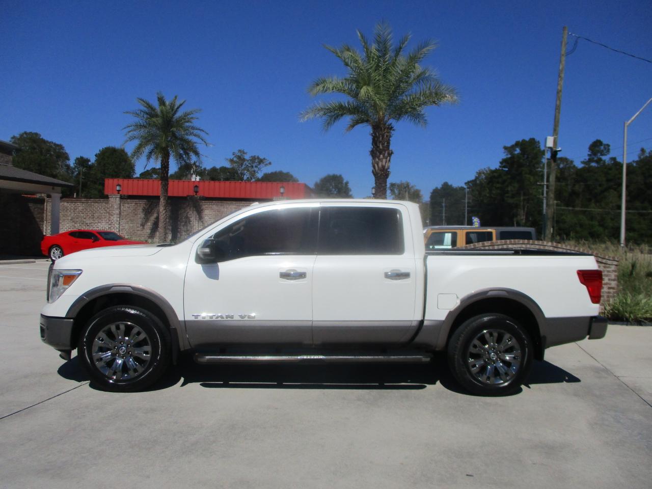 Nissan Titan 4x4 Crew Cab Platinum Reserve 2018