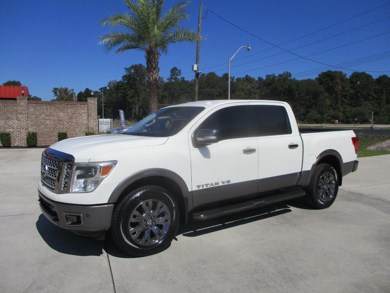 Nissan Titan 4x4 Crew Cab Platinum Reserve 2018