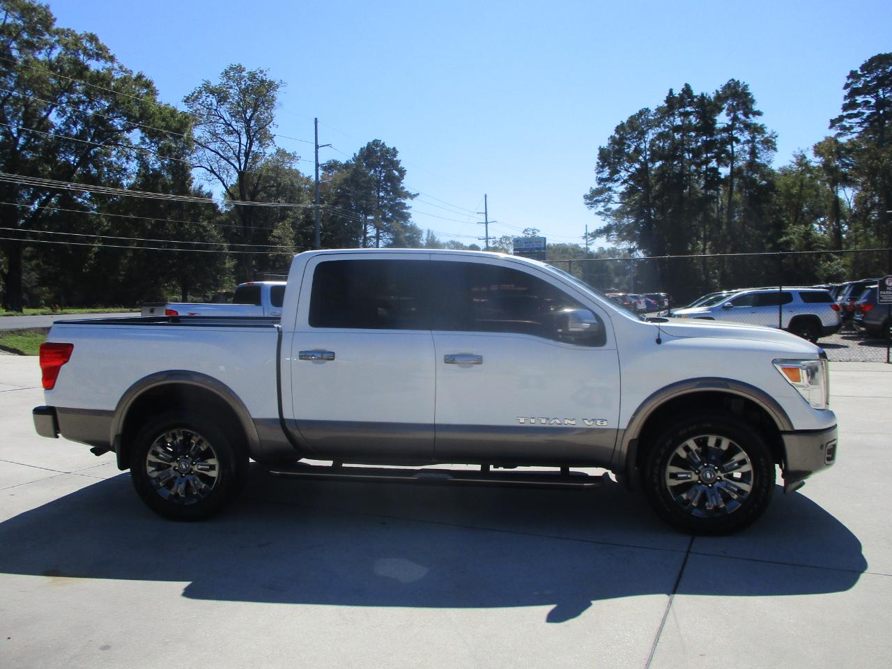 Nissan Titan 4x4 Crew Cab Platinum Reserve 2018