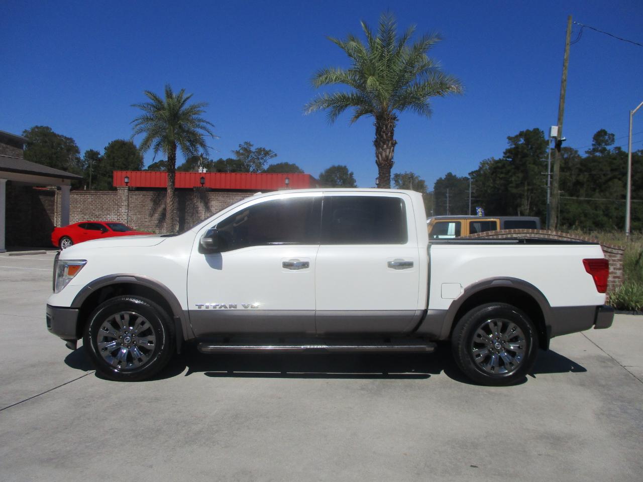 Nissan Titan 4x4 Crew Cab Platinum Reserve 2018