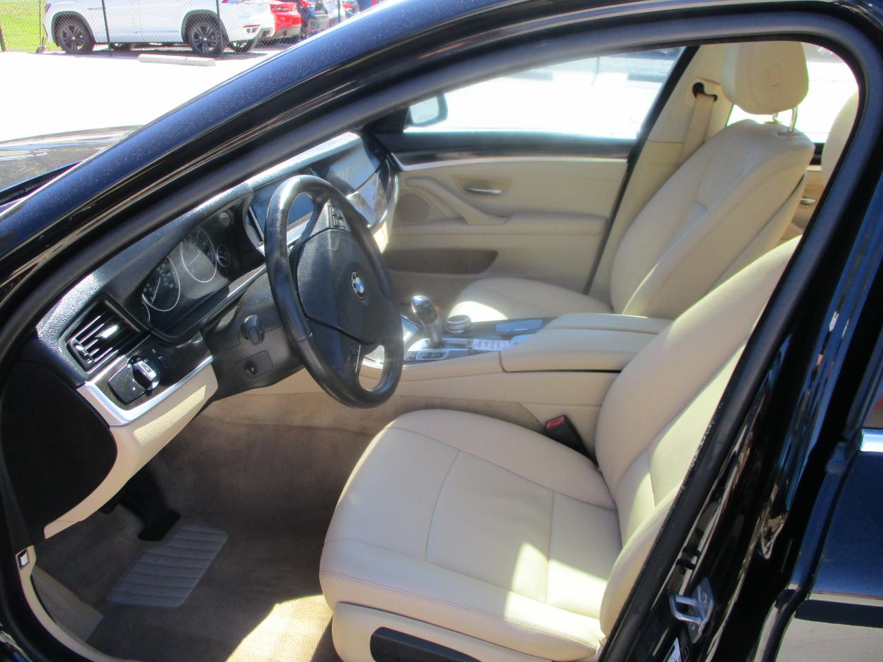 BMW 5 Series 4dr Sdn 535i RWD 2014