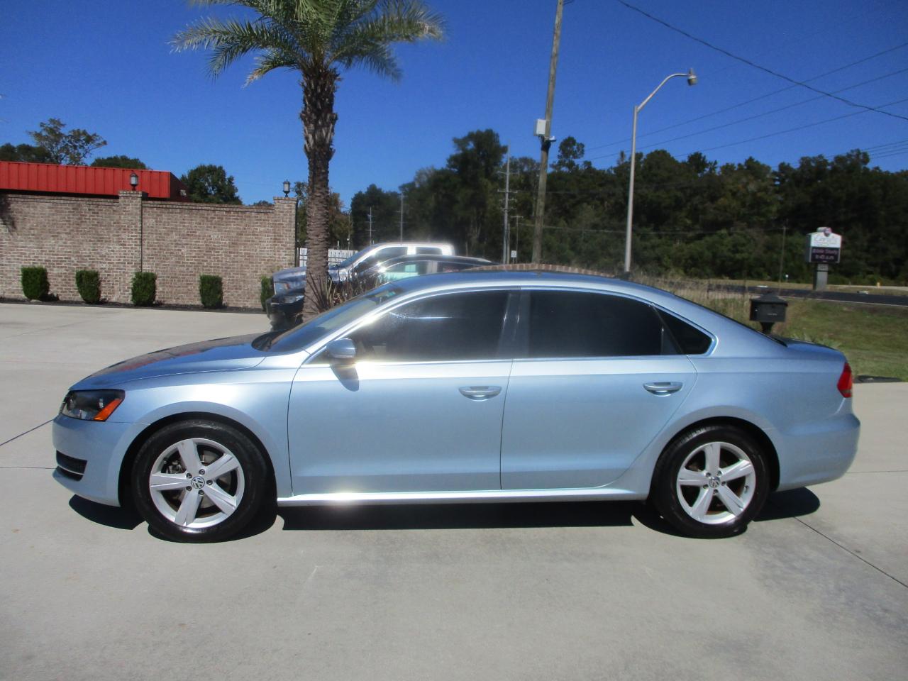 Volkswagen Passat 4dr Sdn 2.5L Auto SE PZEV 2013